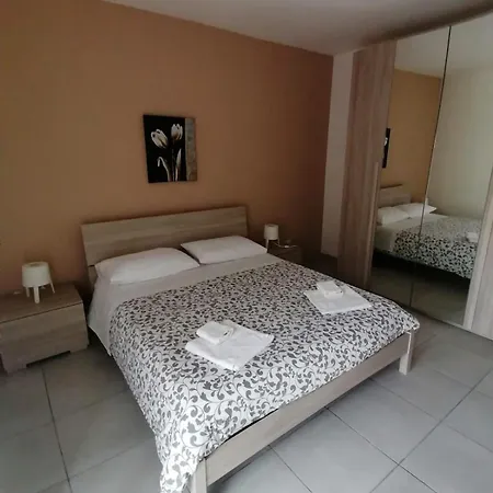 شقة Happydays - Equipped - Intero رانداتسو